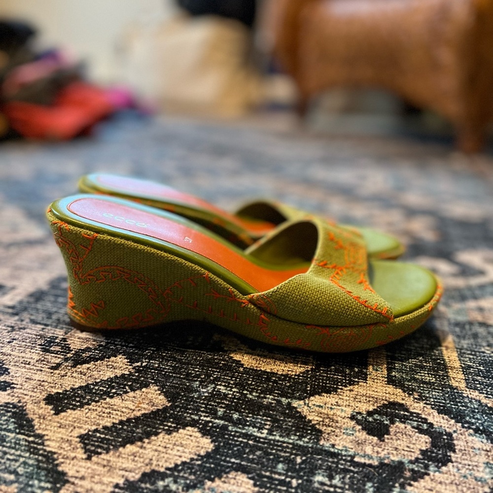Like Green Wedges: Ecco